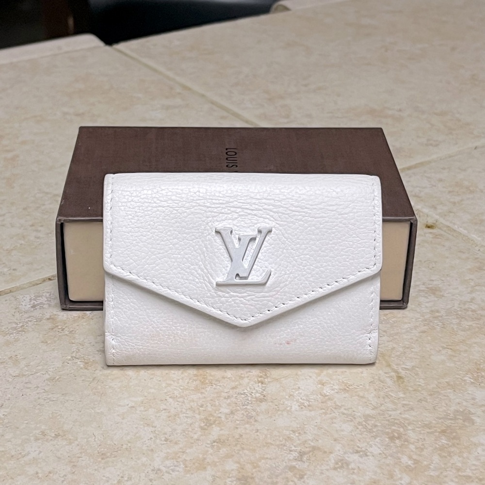 Low start✨Louis Vuitton lockmini Wallet (white)